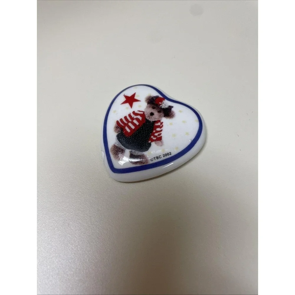 VINTAGE TBC 2002 Patriotic Girl Bear Heart Shaped Fridge Magnet Rare Boyds Bears